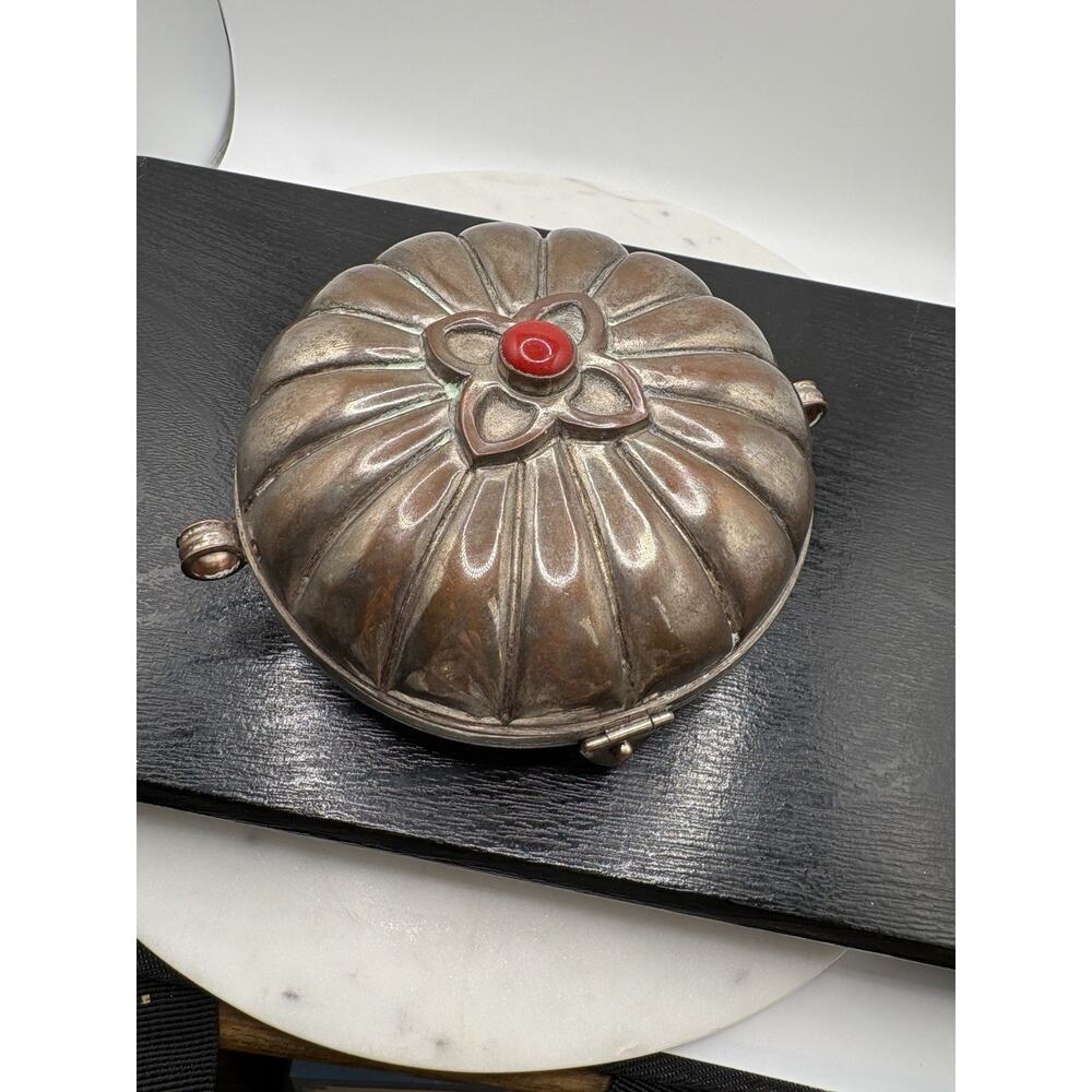 Vintage VTG silver clamshell purse lined with red material Art Deco style